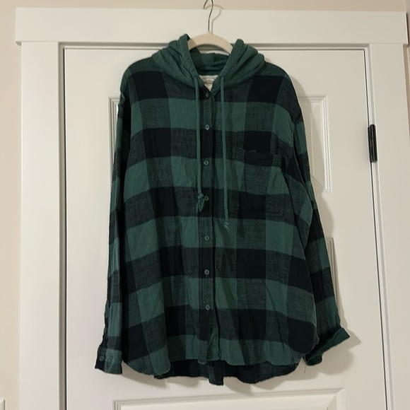 AE green plaid w/hoodie detail - XL - Picture 1 of 4